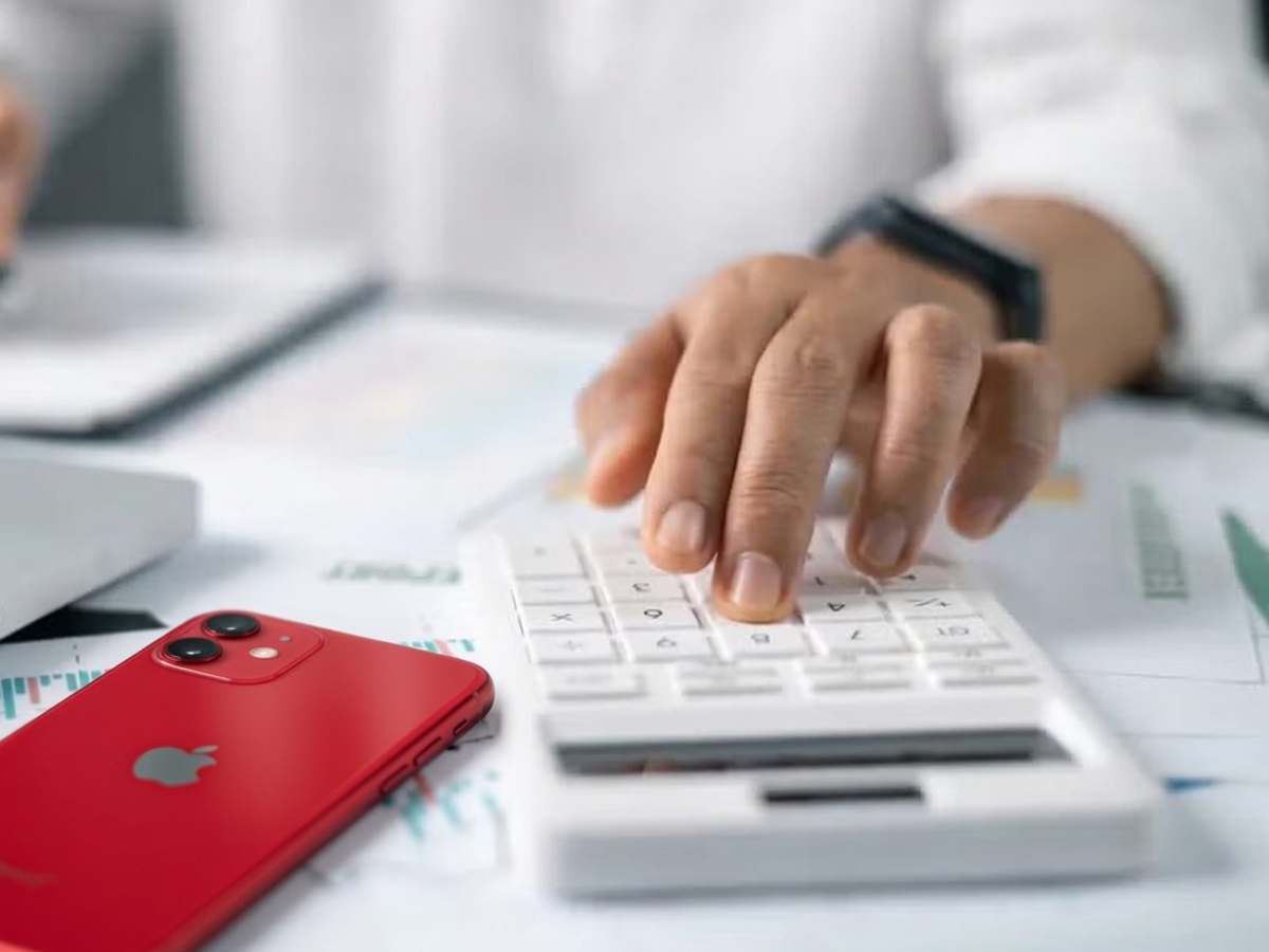 Arrieta Tax — professional tax advisors working with a client